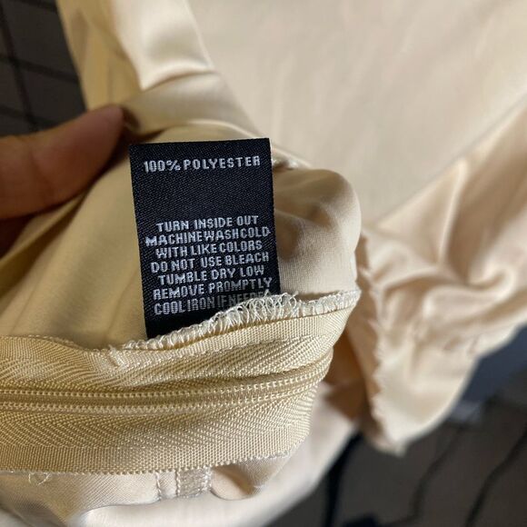 New York & Company women’s cowl neck cream colored sleeveless top NWT - Picture 8 of 11